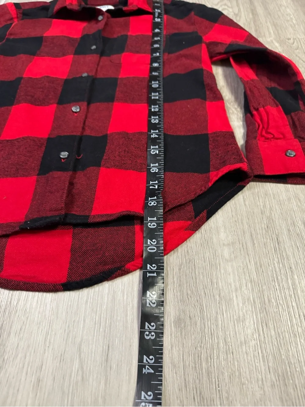 Old Navy Boys Red And Black Plaid Long Sleeve Button Down Flannel Medium 8.
